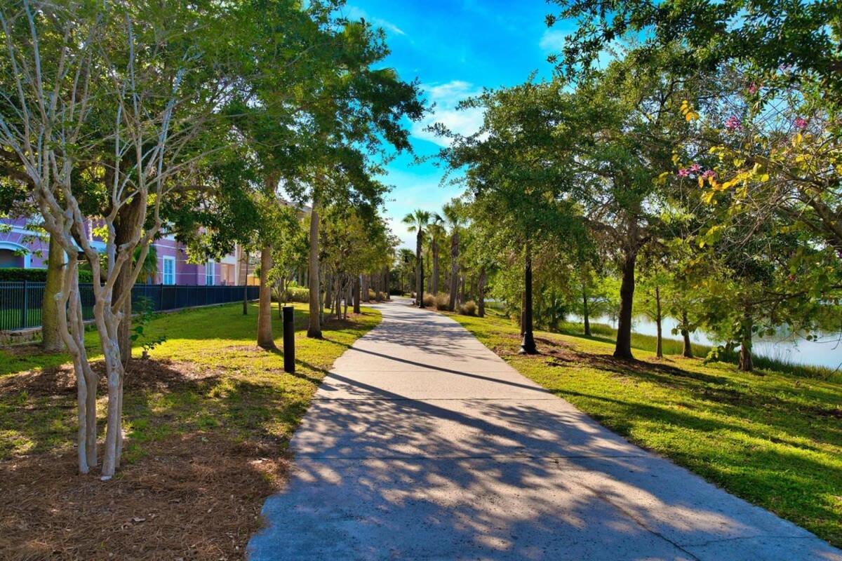 The Epic London Vista Cay Orlando Next To The Club Apartment Bagian luar foto