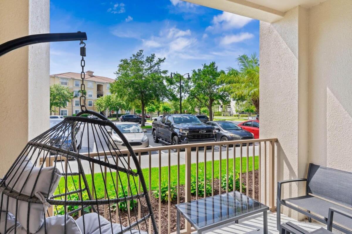 The Epic London Vista Cay Orlando Next To The Club Apartment Bagian luar foto